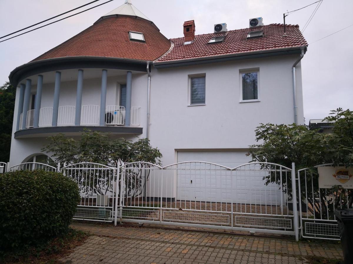 Kupola Apartman Szeged Buitenkant foto