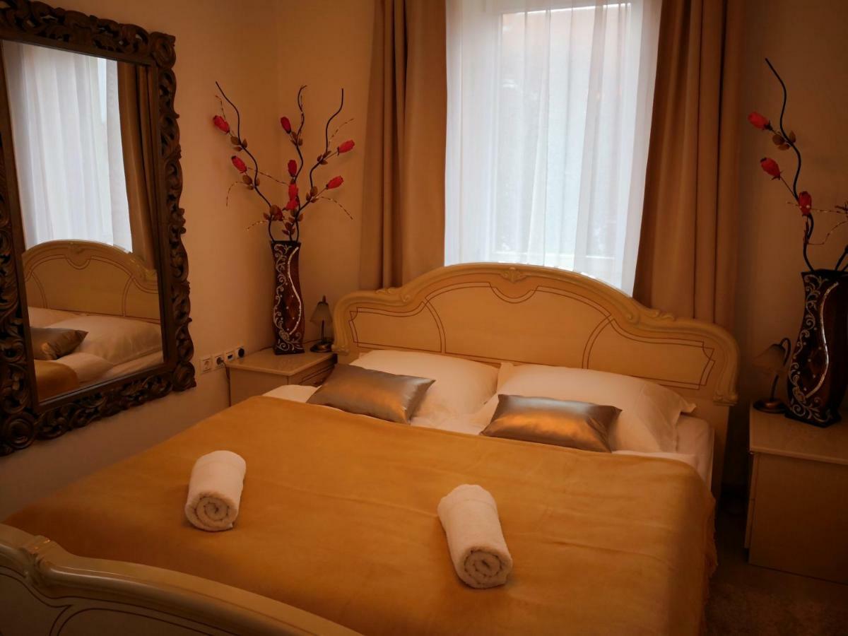 Kupola Apartman Szeged Buitenkant foto