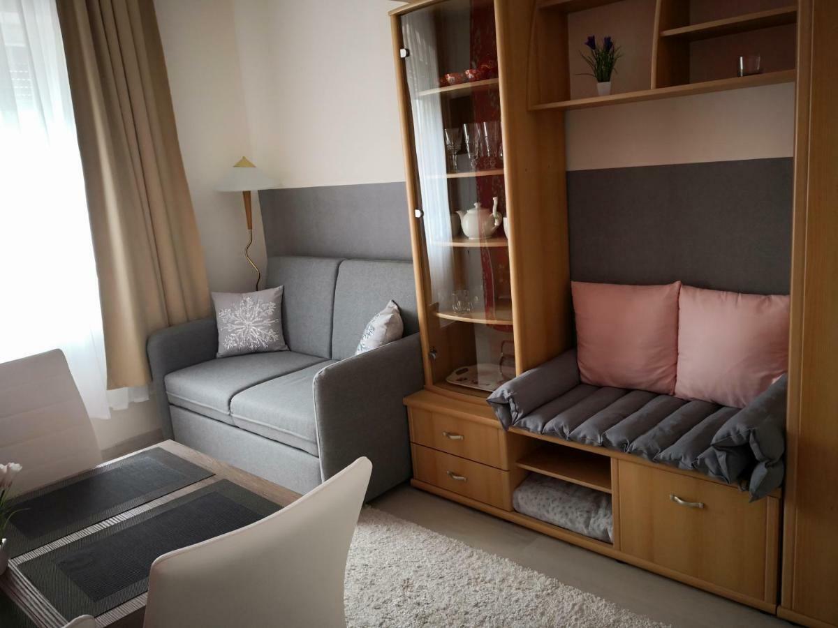 Kupola Apartman Szeged Buitenkant foto
