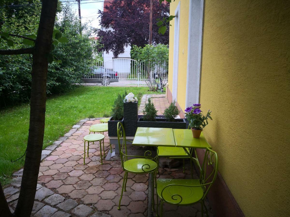Kupola Apartman Szeged Buitenkant foto