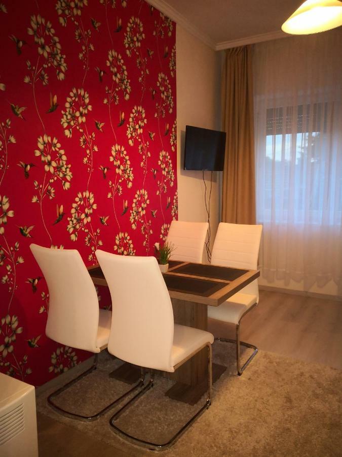Kupola Apartman Szeged Buitenkant foto