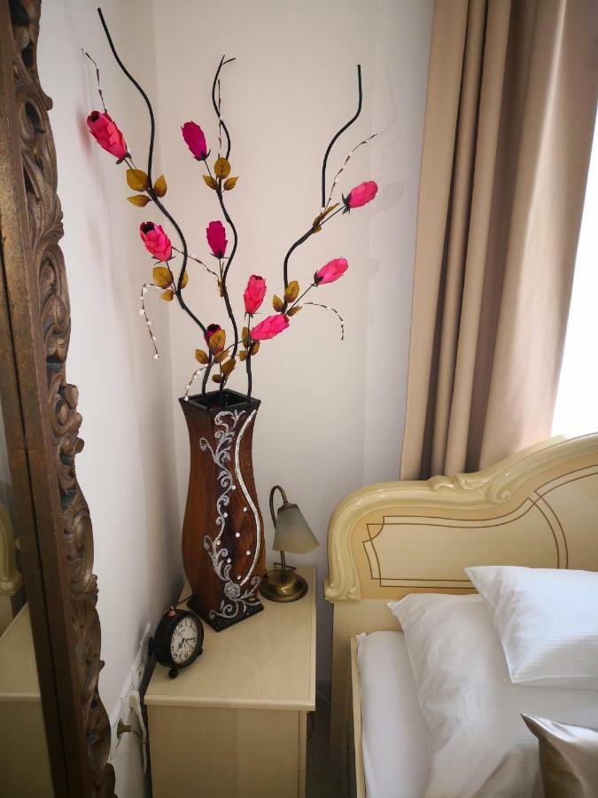 Kupola Apartman Szeged Buitenkant foto