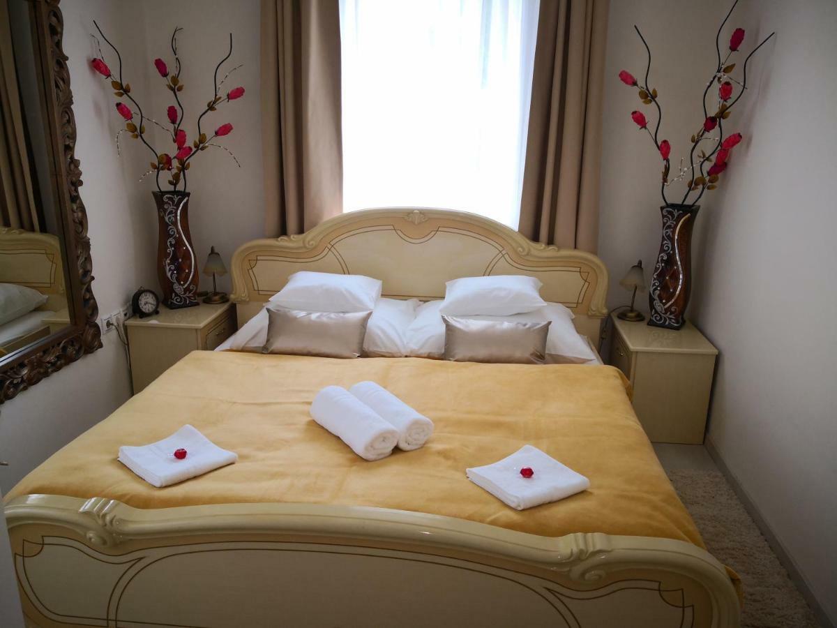 Kupola Apartman Szeged Buitenkant foto