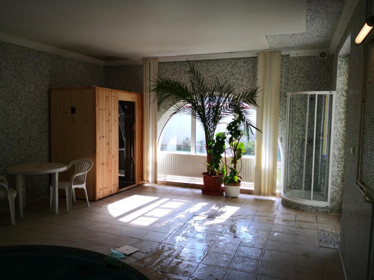 Kupola Apartman Szeged Buitenkant foto