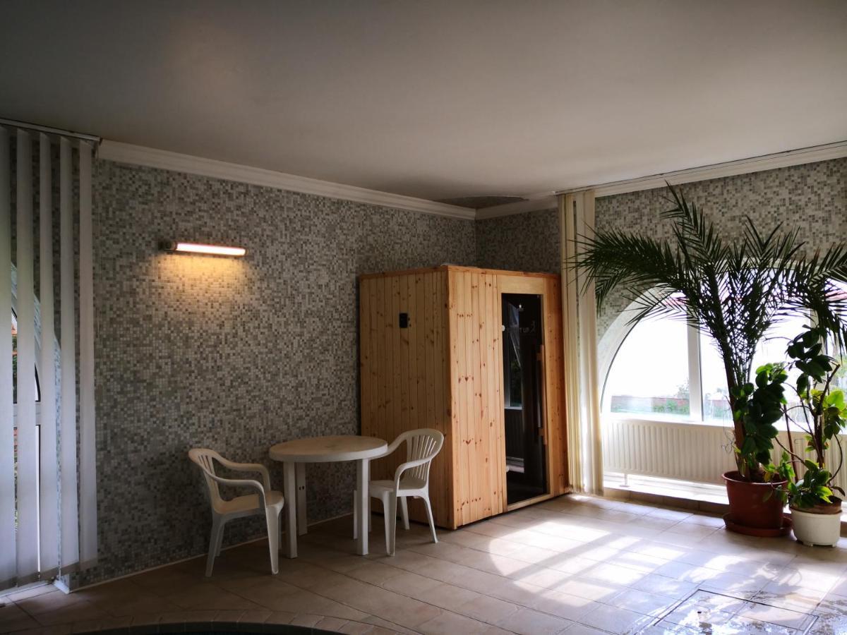 Kupola Apartman Szeged Buitenkant foto
